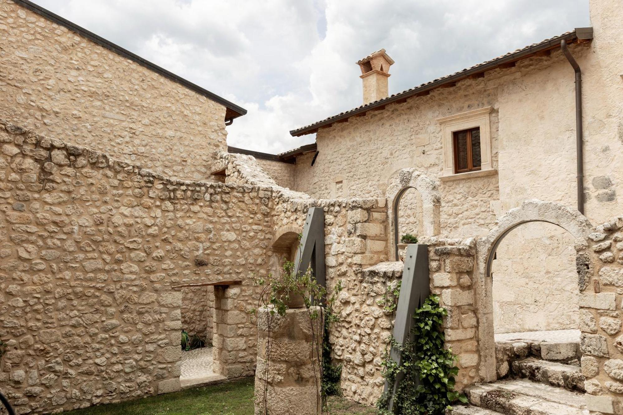 Acciano Palazzo Pirro Dimora Storica B&B 외부 사진